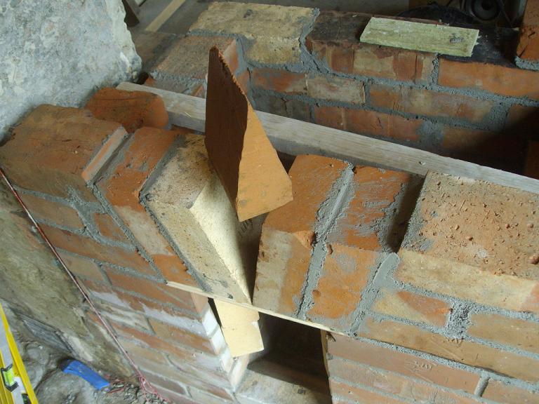 Lihtsalt kivi silluseks panna oleks olnud liiga igav.