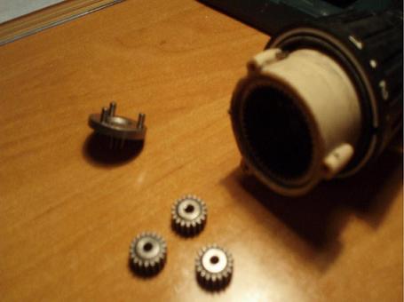 Need on 3 tervet metallist hammakat, katki olid 3 samasugust ja plastikust.