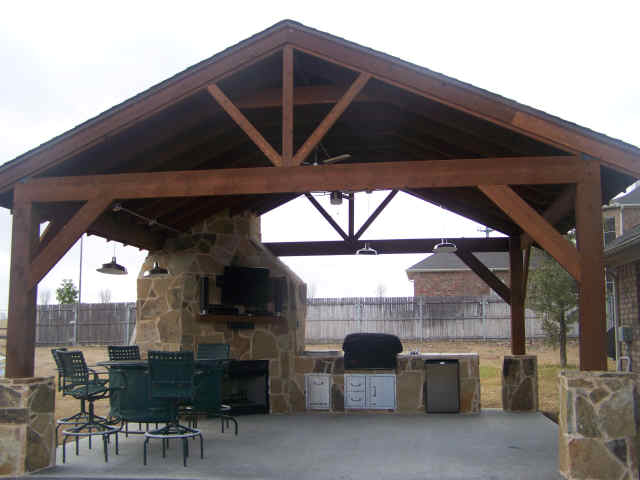 Varikatus tuleb midagi sellist, karkass jämedast nelikantmaterjalist, postid on olemas 250x250x3000